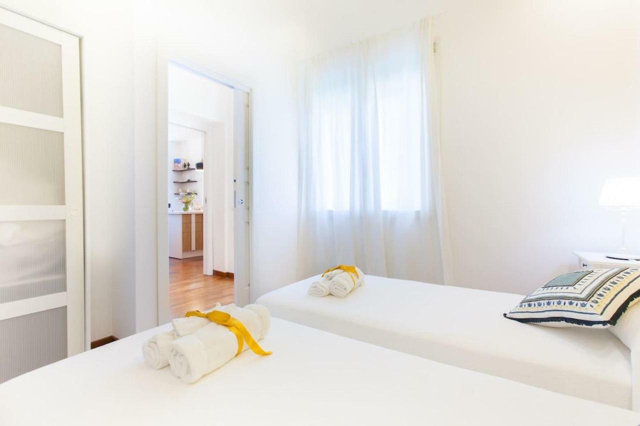 My Home In Mondello Palermo Bagian luar foto
