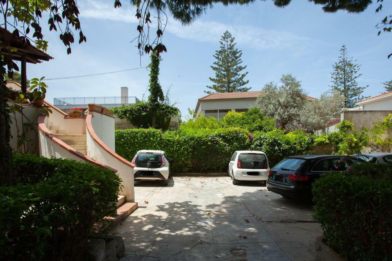 My Home In Mondello Palermo Bagian luar foto